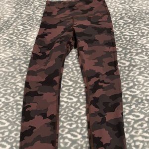 Lululemon Wunder Under leggings 25”